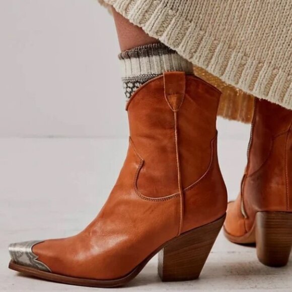 Free People Brayden Western Boho Boots Tan Etched Snip Toe Size 39 8.5 NEW - Picture 1 of 7